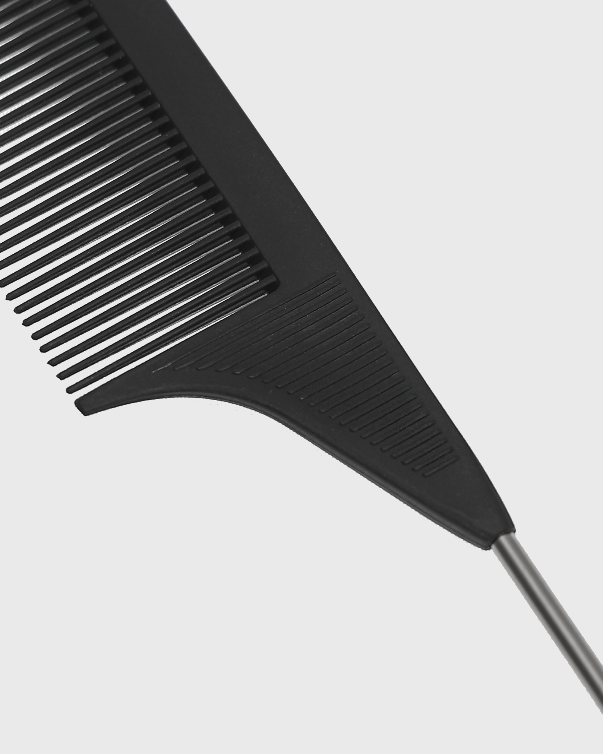 Curved Tail Comb